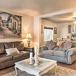 Charming Downtown Coeur Dalene Home With Yard!
