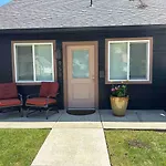 Darling Downtown Cottage - Summer In Cda!