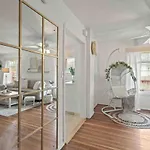 Downtown Boho Retreat- 5 Beds,2 Baths