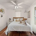 Downtown Boho Retreat- 5 Beds,2 Baths