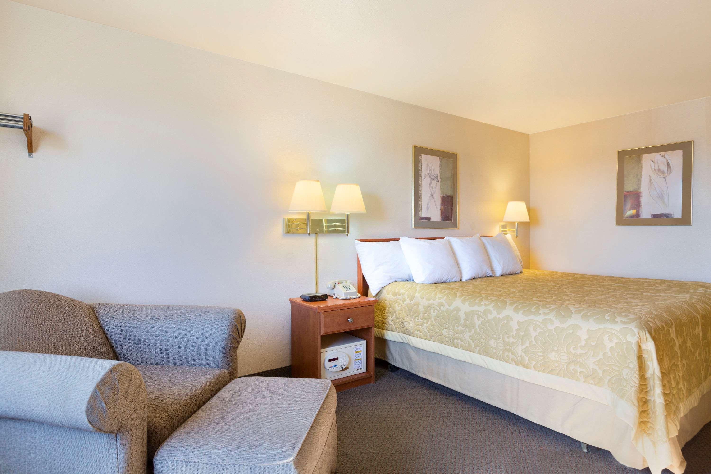 Super 8 By Wyndham Coeur d'Alene