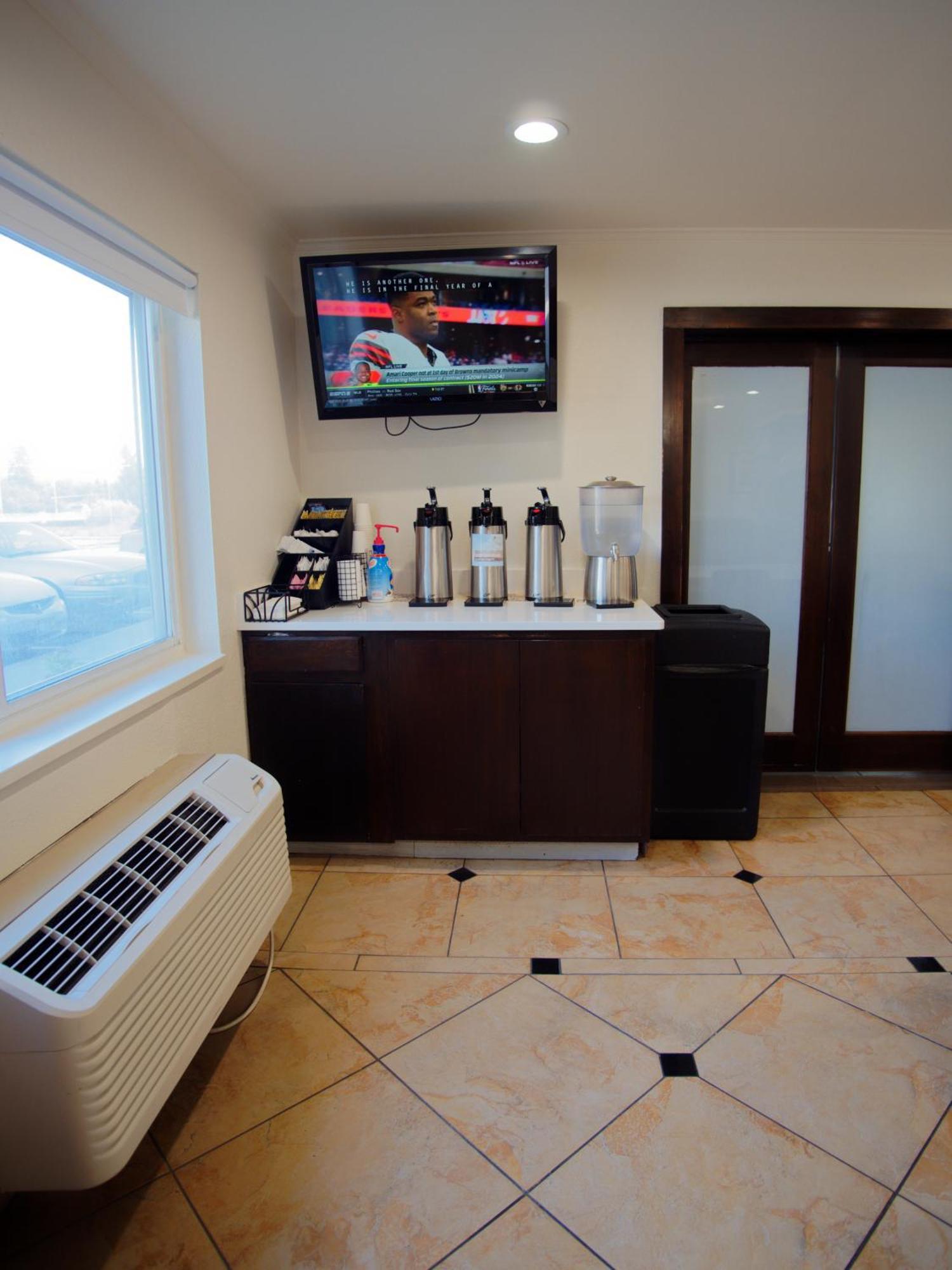 Ramada By Wyndham Hotel 3*