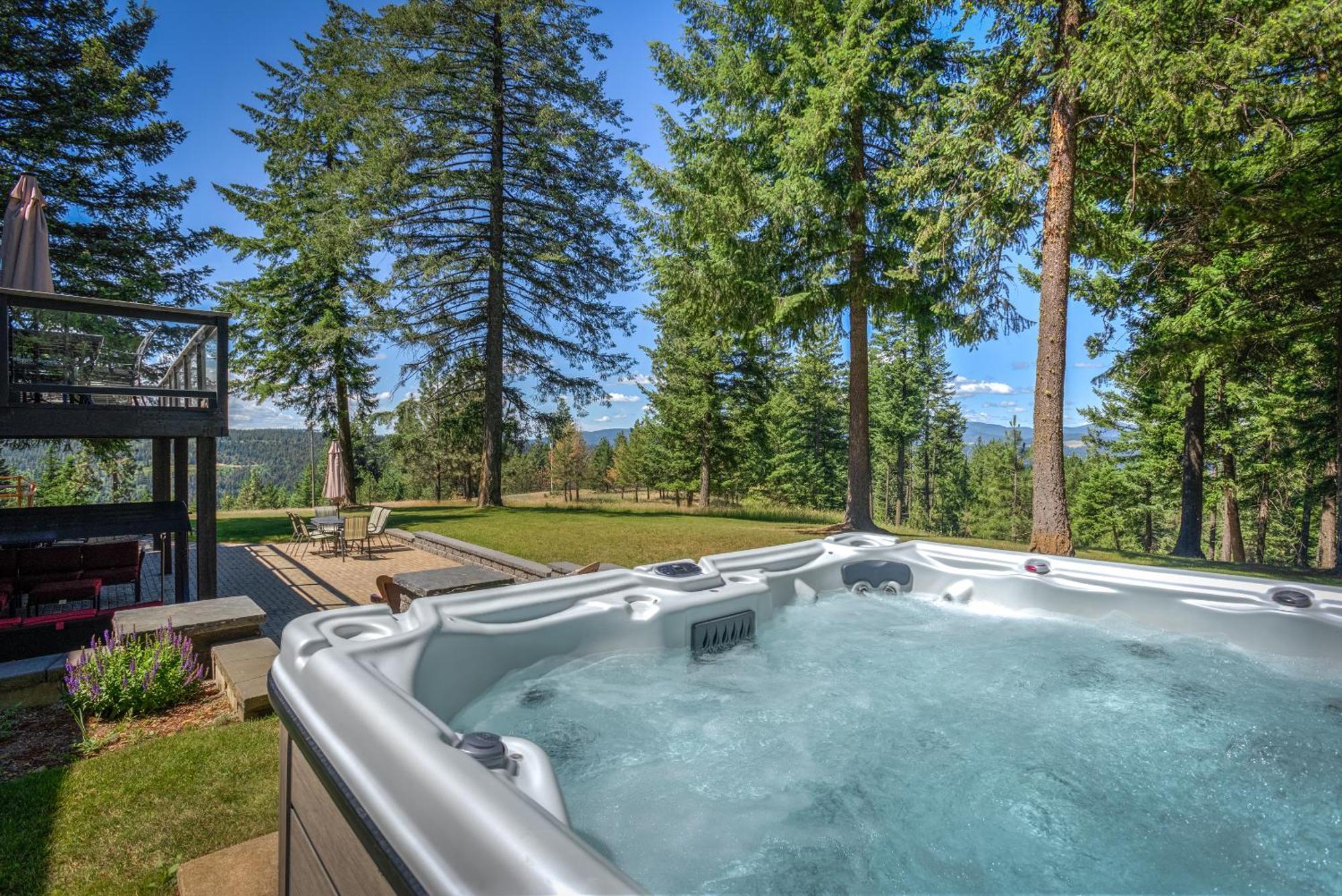 4br 3 And Half Bath With Whirlpool And Playground For 14 Guests *