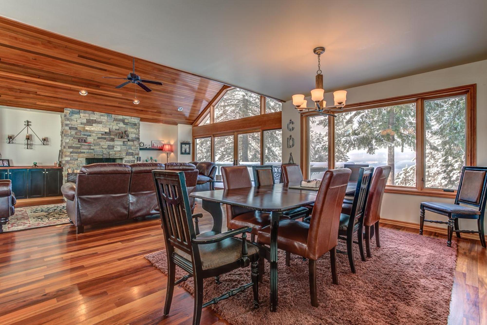 4br 3 And Half Bath With Whirlpool And Playground For 14 Guests Coeur d'Alene