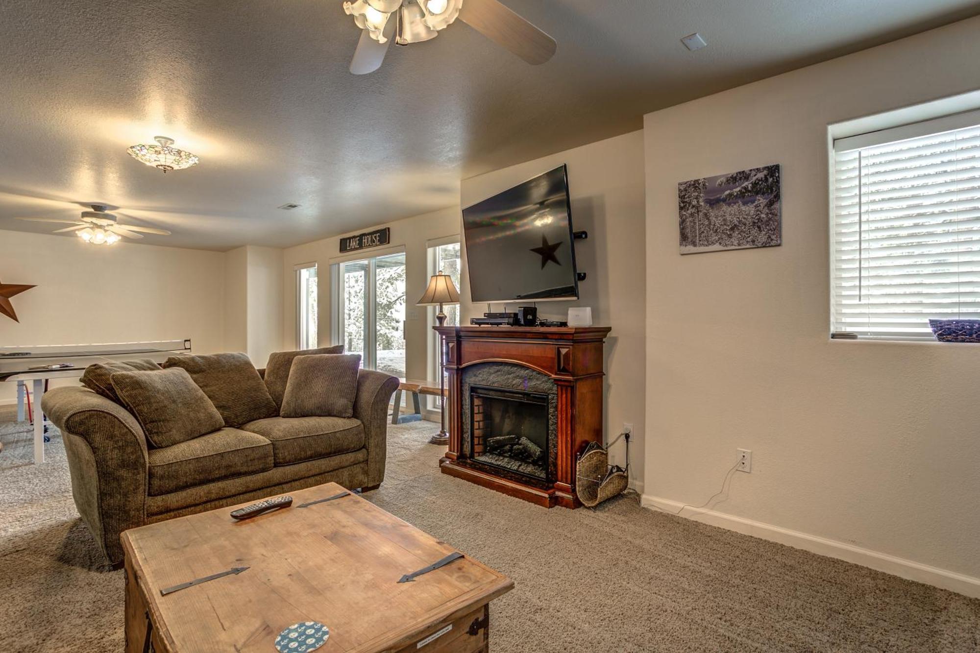 4br 3 And Half Bath With Whirlpool And Playground For 14 Guests Apartment