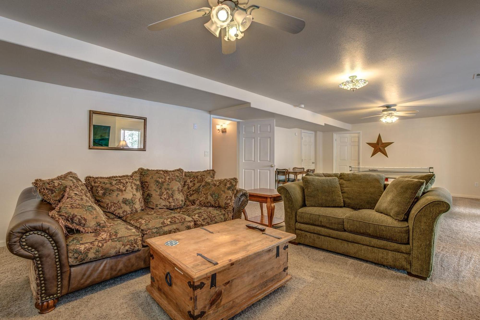 4br 3 And Half Bath With Whirlpool And Playground For 14 Guests Apartment