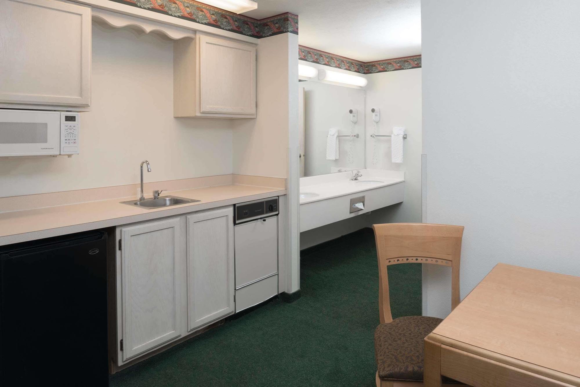 Baymont By Wyndham Coeur D Alene Hotel