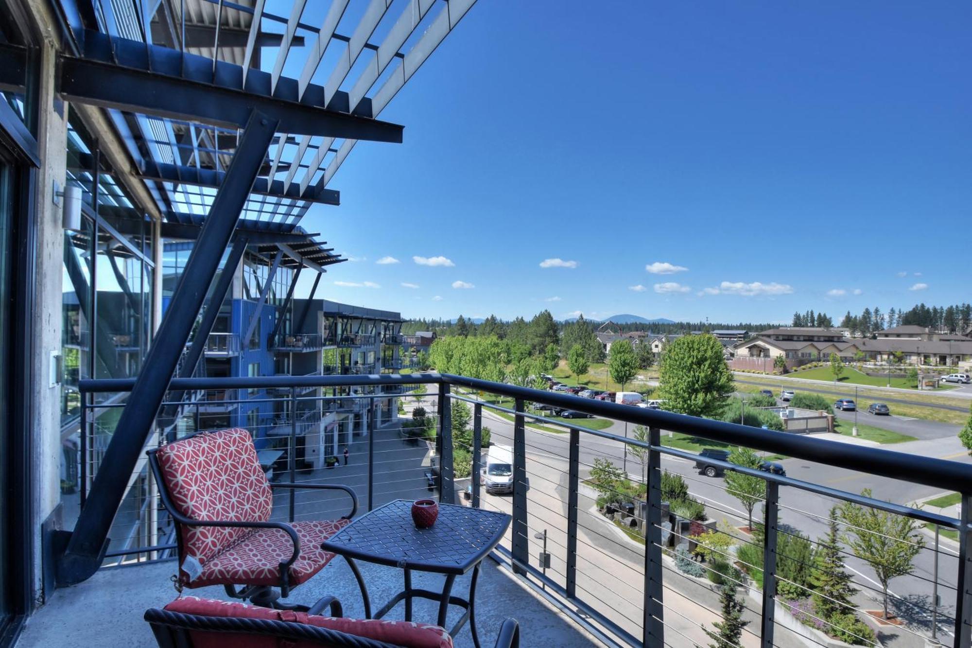 Escape To * Coeur d'Alene