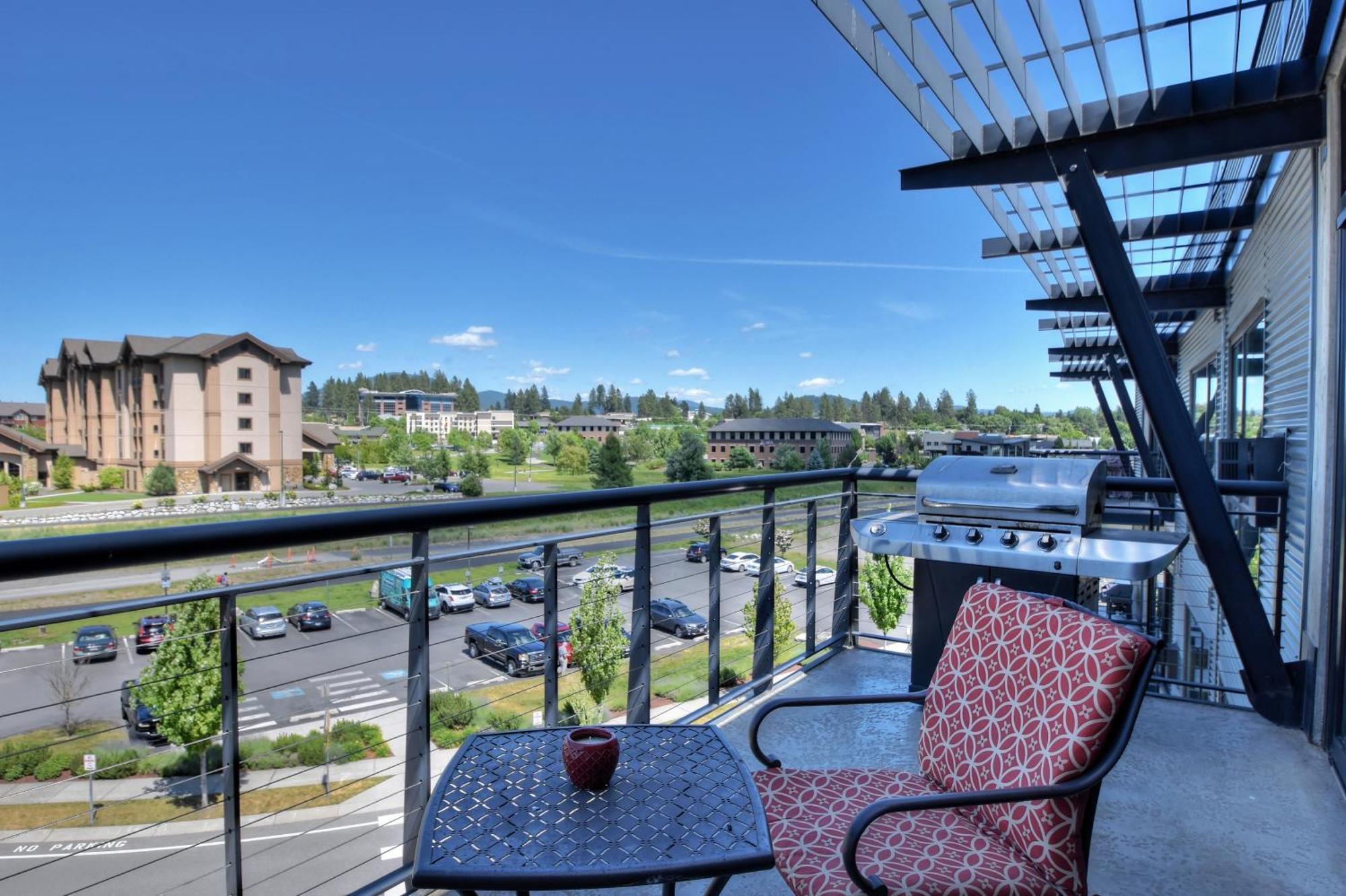 Escape To * Coeur d'Alene