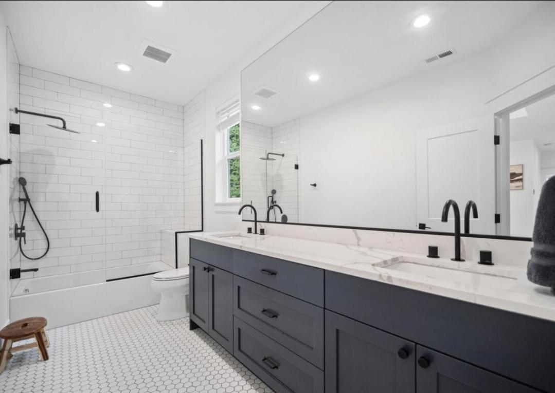 New Custom Front With Jacuzzi Villa Coeur d'Alene