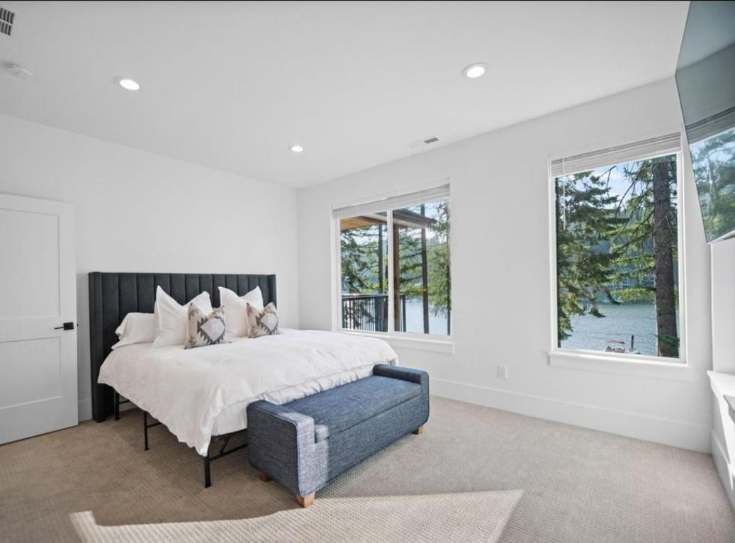New Custom Front With Jacuzzi Coeur d'Alene