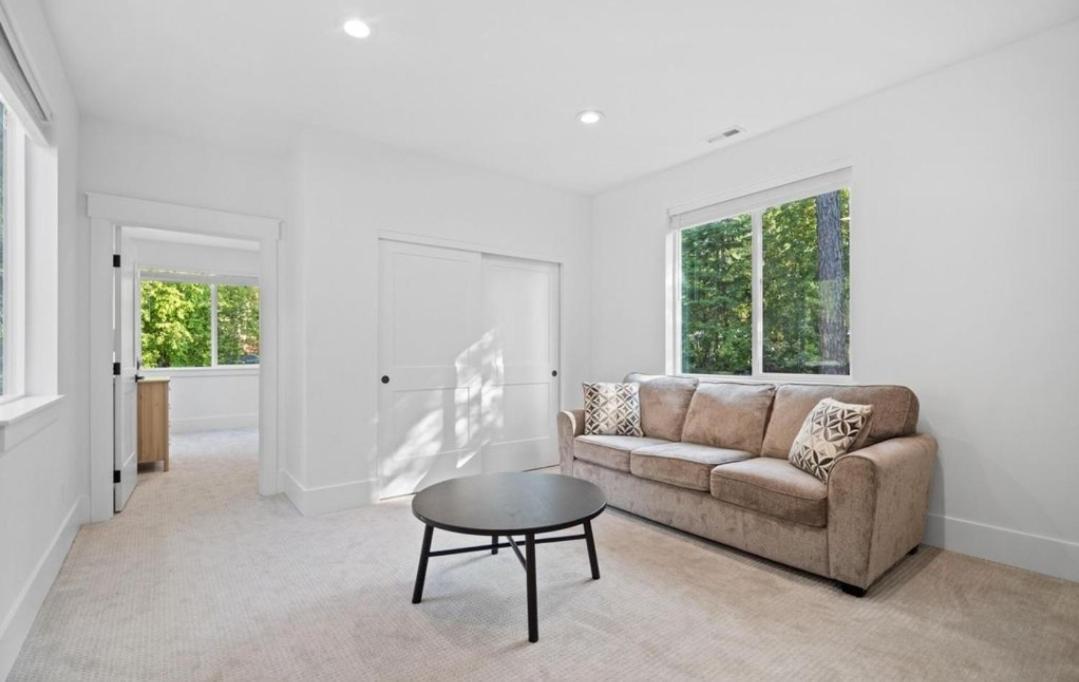 New Custom Front With Jacuzzi * Coeur d'Alene