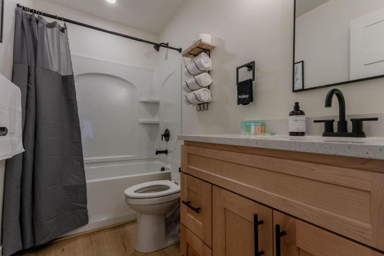 The Flats- Executive Suite-downtown Cda *