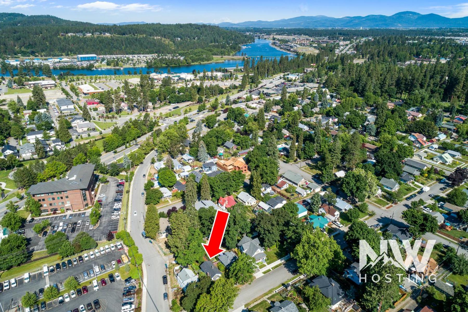 Adorable Electric Fireplace & Large Fenced Yard Holiday home Coeur d'Alene