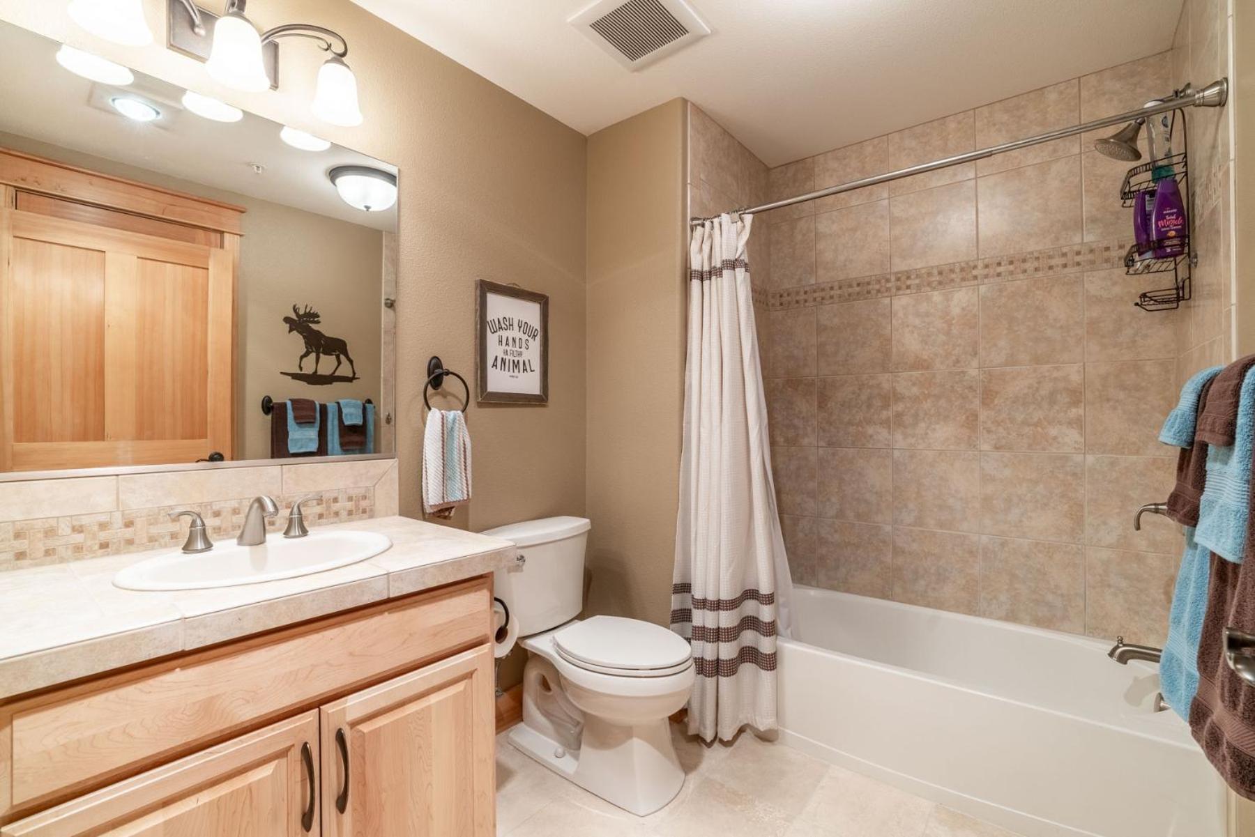 Basecamp In Riverstone Walk To River Shops And Coeur d'Alene