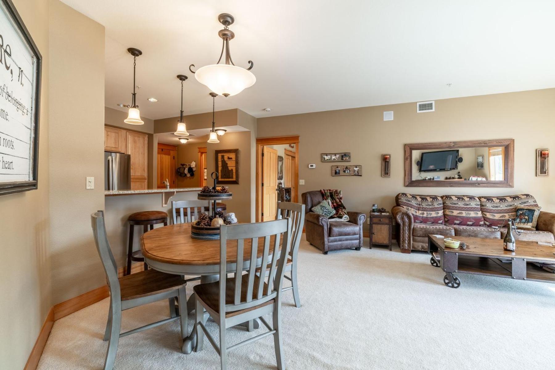 Basecamp In Riverstone Walk To River Shops And Holiday home *