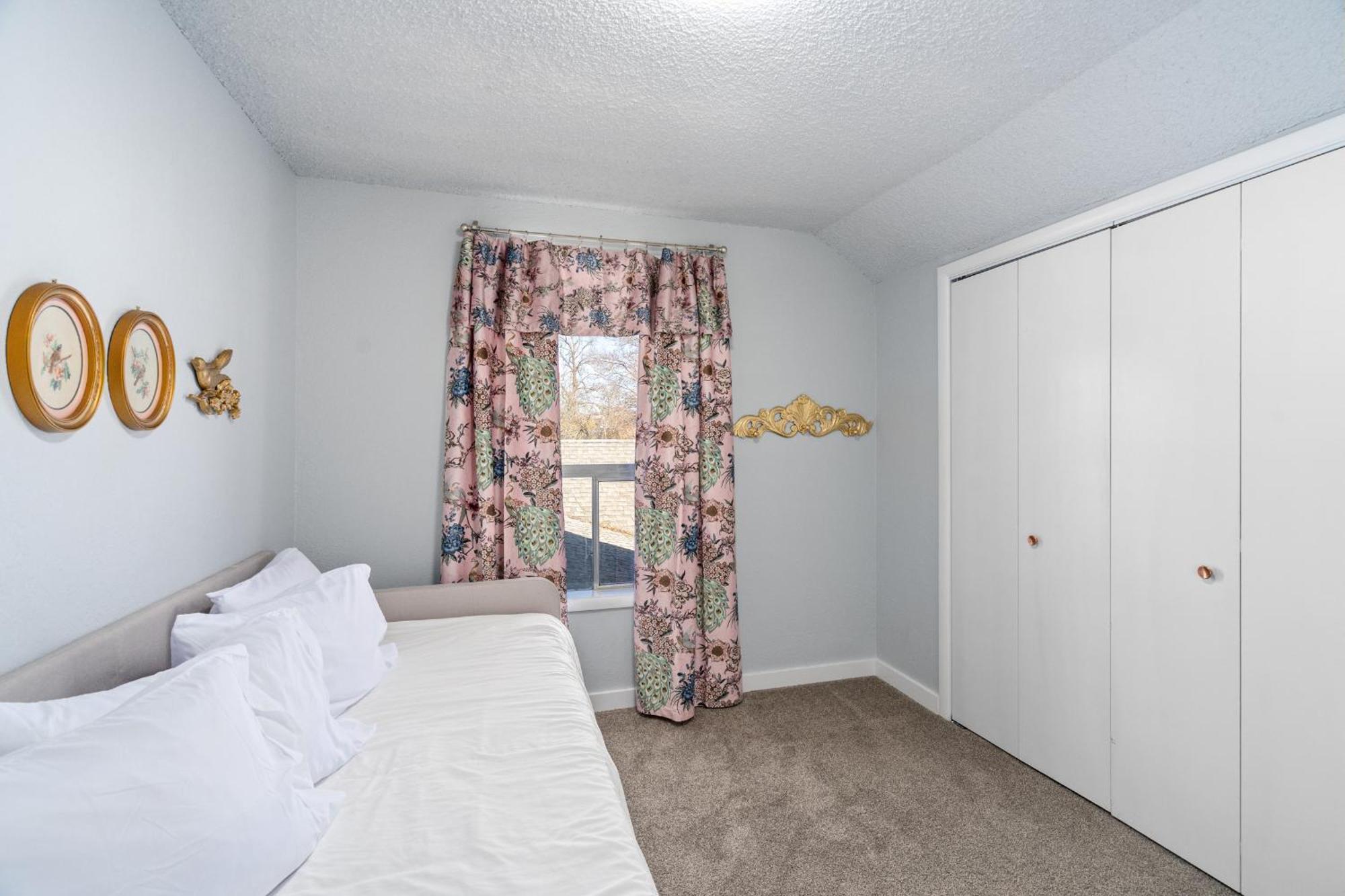 Holiday home Upscale Heated Pool Retreat Near Cda With Hot Tub Coeur d'Alene